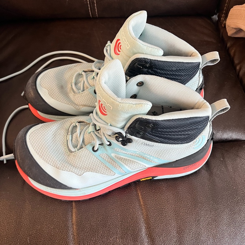 Topo Trailventure 2 WP hiking boot-women’s size 11